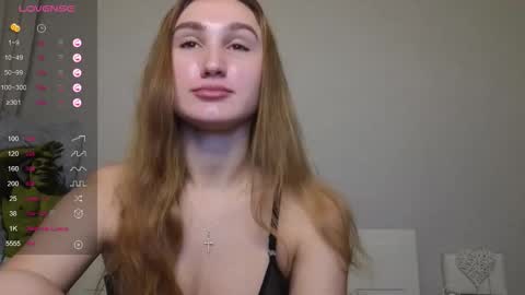 Snapshot of kellykeat chatting on October 7, 12:15 am Princess Kelly online show from October 7, 12:15 am