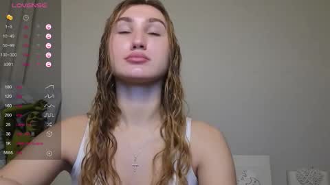 Snapshot of kellykeat chatting on October 13, 10:23 pm Princess Kelly online show from October 13, 10:23 pm