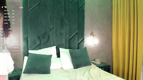 kellyy_bern online show from October 18, 1:19 am