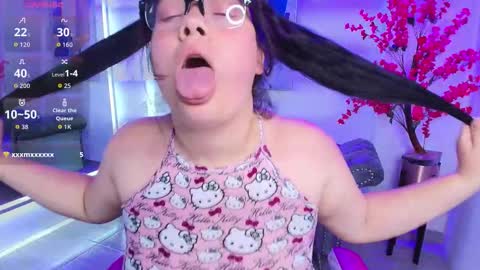 Kendall  online show from March 28, 7:46 pm