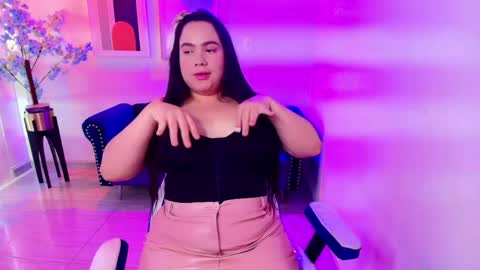 Kendall  online show from April 18, 7:29 pm