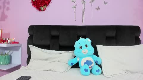 kendallwings online show from November 23, 2:03 am