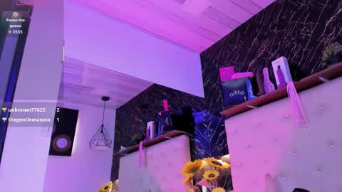 Kendall online show from March 11, 2:31 pm