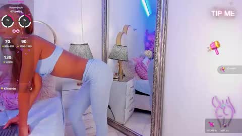 Kendal  online show from November 18, 9:49 pm