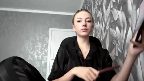 Betty online show from November 6, 9:04 am