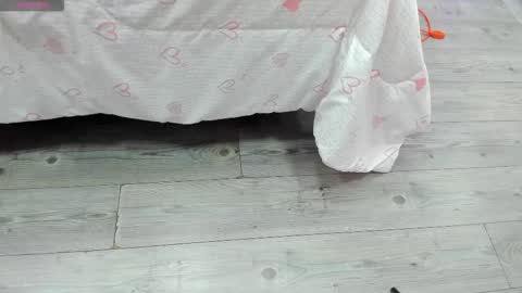 Kendra London online show from March 28, 11:21 am