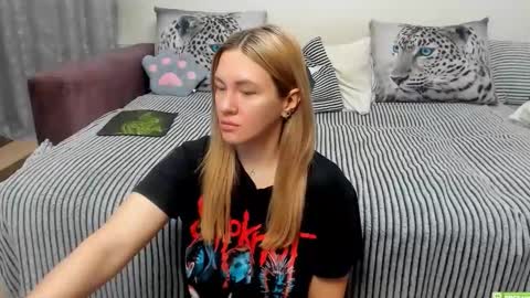 Kendra online show from December 3, 12:35 am