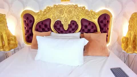 Kendral  online show from September 12, 5:19 am