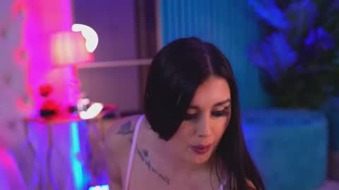 Kendra online show from January 19, 3:52 pm