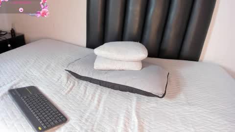 KENTHA  online show from November 15, 1:23 pm