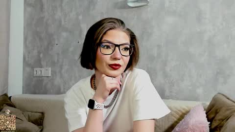 Lisa online show from April 12, 7:27 pm