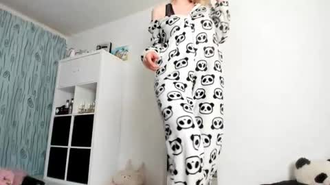 Kenzie online show from October 9, 6:17 am