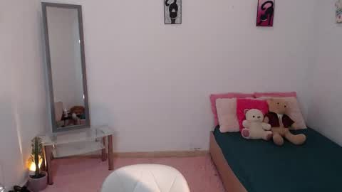 Mia  online show from September 10, 6:41 pm