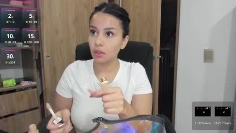 Laura online show from December 26, 12:14 am