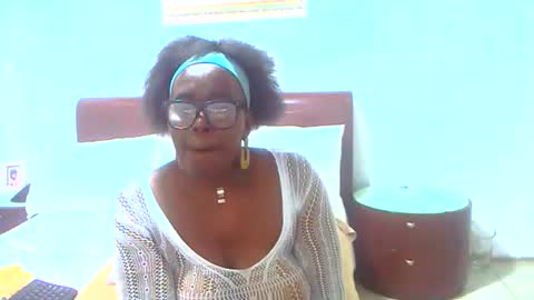 keysenbarxx19 online show from April 18, 5:43 am