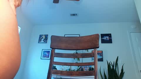 Khloe online show from January 12, 4:56 pm