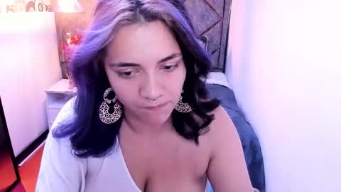 kiara Cruz online show from December 13, 8:37 pm