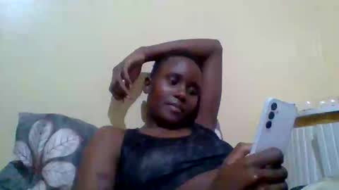 kiki8319075 online show from May 15, 7:05 pm