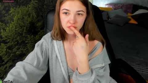 Kiki online show from April 18, 5:32 am