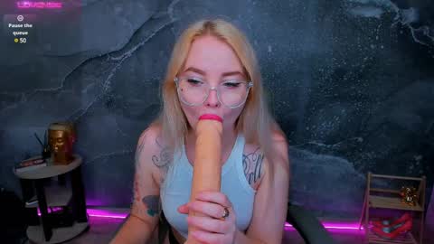 KIM online show from February 11, 7:33 am