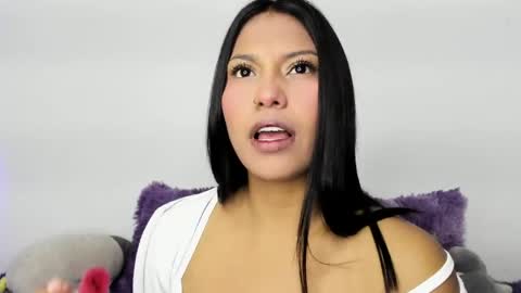 kim_mouth17 online show from April 4, 11:03 pm