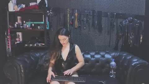 Snapshot of kimberly_swan_ chatting on March 1, 8:21 pm KIMBERLY SWAN online show from March 1, 8:21 pm