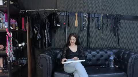 Snapshot of kimberly_swan_ chatting on October 4, 12:27 am KIMBERLY SWAN online show from October 4, 12:27 am