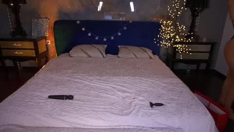 Kim online show from April 14, 1:22 pm