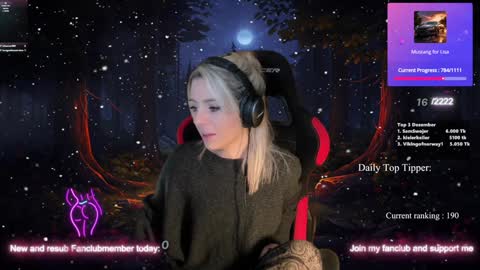 Wolfs Girl online show from December 17, 11:05 pm