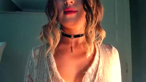 Kiki  online show from September 14, 3:37 am