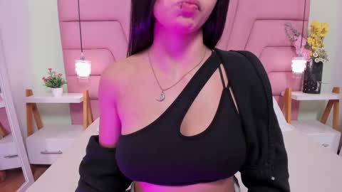 kimluna1 online show from January 17, 3:36 am