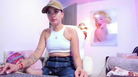 Snapshot of kimmberly_saenz_ chatting on December 30, 9:40 pm kimmberly_saenz_ online show from December 30, 9:40 pm