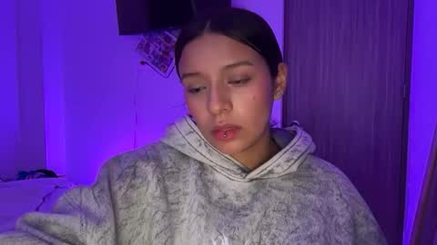 kimmi online show from March 10, 10:03 pm