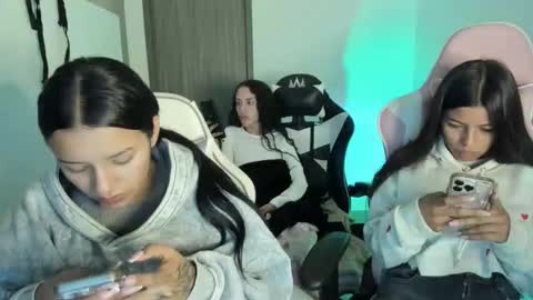 kimmi online show from February 24, 11:25 pm