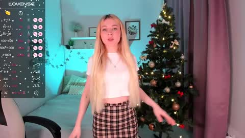 Snapshot of kimmie_shine chatting on December 30, 1:25 pm Your Kimmie follow me online show from December 30, 1:25 pm