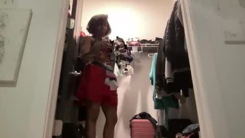 Kimmy Charms online show from April 17, 2:02 am