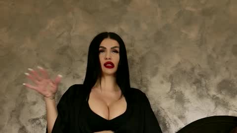 Kim Wilmes online show from March 12, 4:09 pm