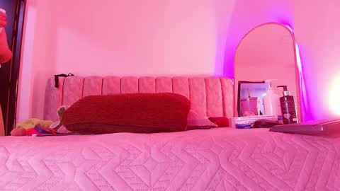 Bella online show from April 18, 3:09 am