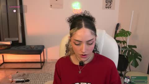 Mary your fav curly girl online show from November 24, 7:05 pm