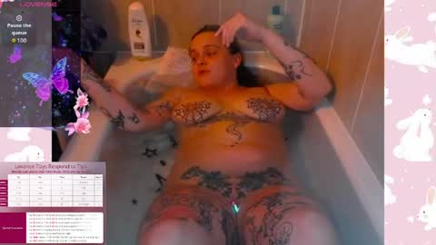 kinkyivy99 online show from April 19, 4:45 am