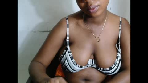 kinkyjuicexx online show from April 15, 9:54 am