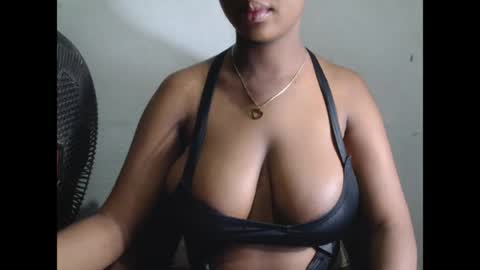 kinkyjuicexx online show from April 16, 9:25 pm