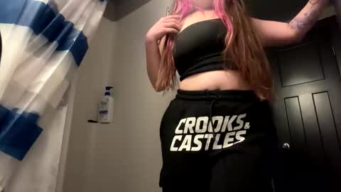 kinkykitty1997 online show from April 3, 4:21 am