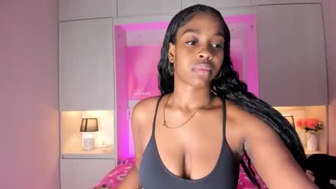 M A R A  online show from December 3, 12:51 pm