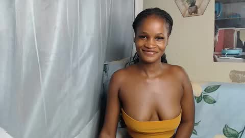 Snapshot of kira_255 chatting on October 3, 8:52 am mimi online show from October 3, 8:52 am