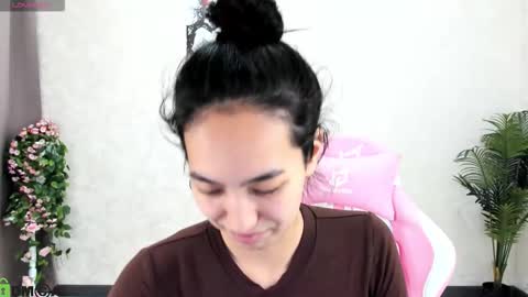 Aura online show from November 4, 7:57 am