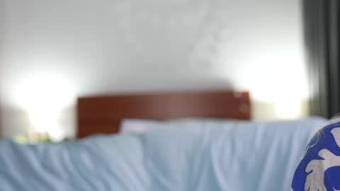 kira bloom online show from April 11, 7:45 am