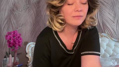 KiraDivine online show from March 16, 1:37 pm