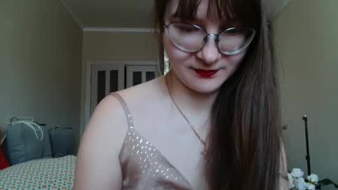 KiraGoldens online show from March 24, 6:52 am