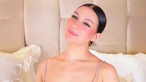 kira online show from December 4, 8:49 am